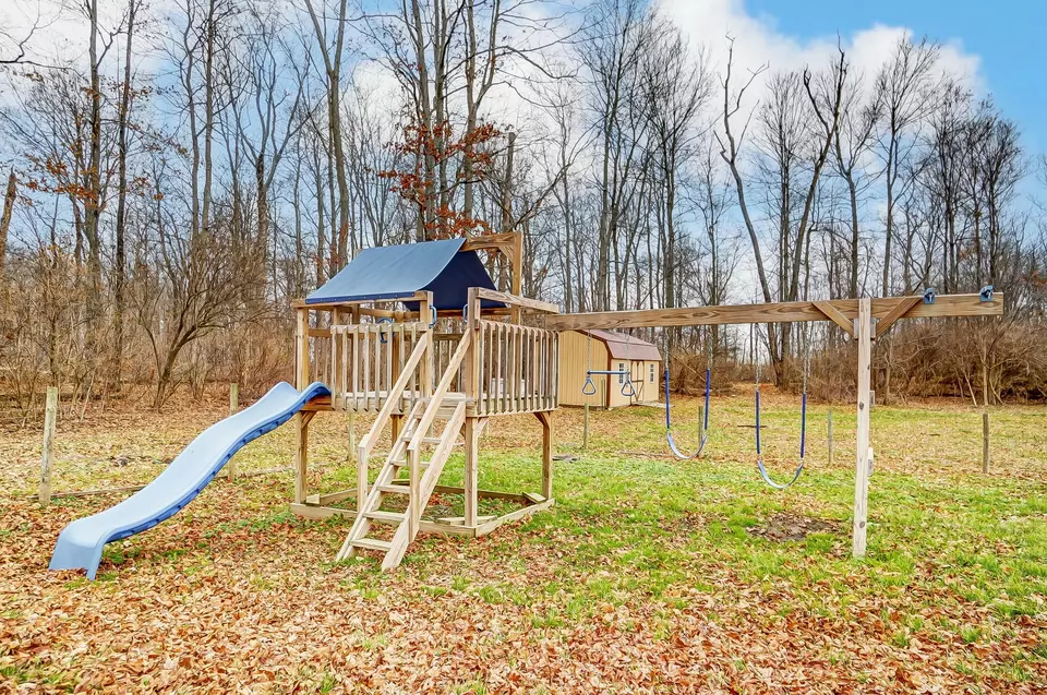 Exterior - 3000 Old Springfield Rd, Springfield, OH 45502 photo 10 of 19