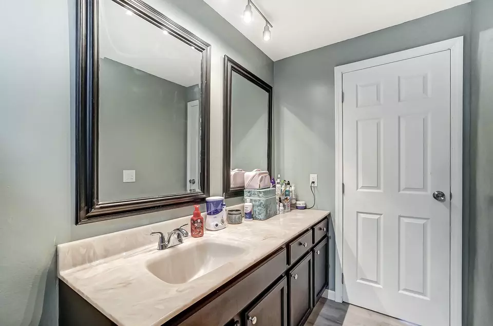 Bath - 3000 Old Springfield Rd, Springfield, OH 45502 photo 1 of 6