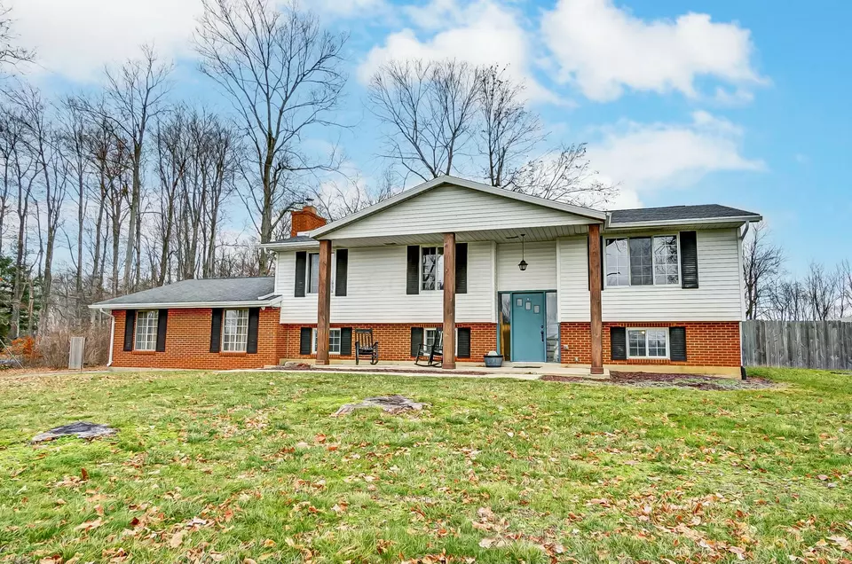 Exterior - 3000 Old Springfield Rd, Springfield, OH 45502 photo 2 of 19