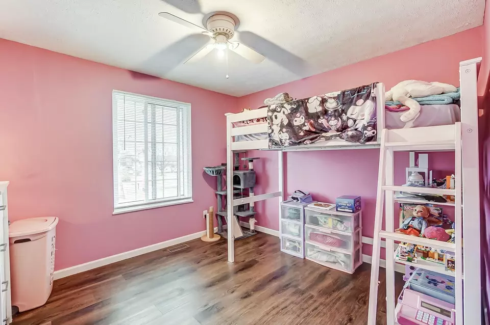 Bedroom - 3000 Old Springfield Rd, Springfield, OH 45502 photo 4 of 11