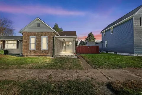 398 N 11th St, Newark, OH 43055