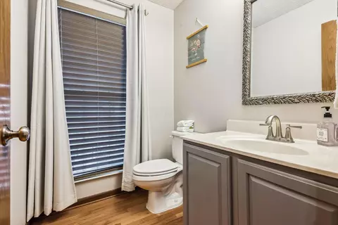 Bath - 6613 Wynwright Dr, Dublin, OH 43016 photo 1 of 5