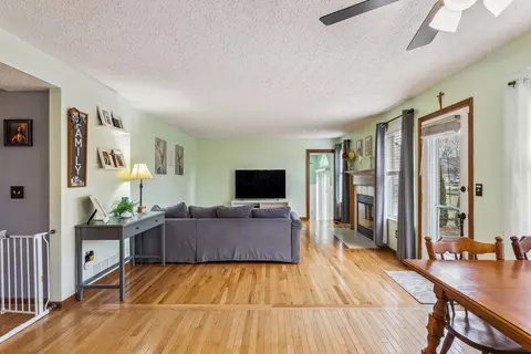 Living - 6613 Wynwright Dr, Dublin, OH 43016 photo 2 of 4