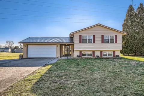 471 Sherwood Downs S, Newark, OH 43055