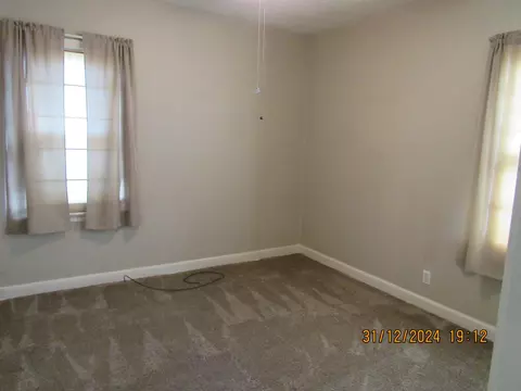 936 S Pickaway St, Circleville, OH 43113 photo 7