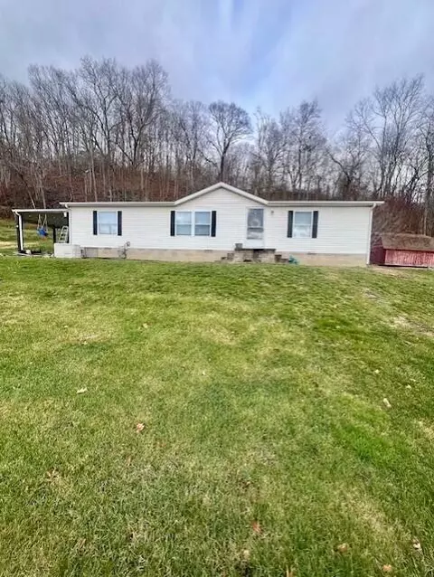 41 W Main St, Jacksonville, OH 45740