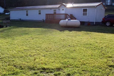 12411 Techniglas Rd, Newark, OH 43055 photo 2