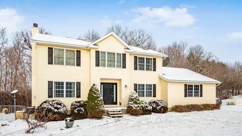 12426 Pleasant Valley Rd NE, Utica, OH 43080