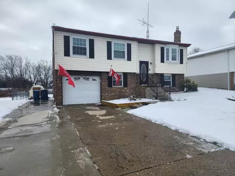 92 Silver St, Kenton, OH 43326 photo 2