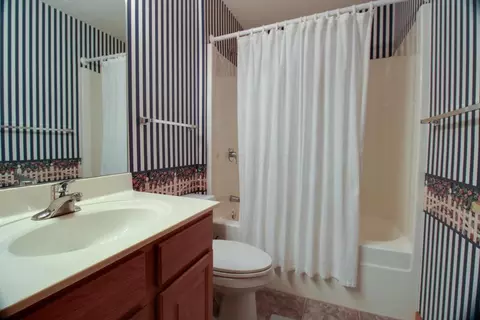 Bath - 1468 Eagle Way, Marion, OH 43302 photo 5 of 6