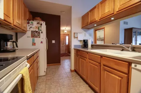 Kitchen - 1468 Eagle Way, Marion, OH 43302 photo 3 of 3