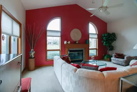 Living - 1468 Eagle Way, Marion, OH 43302 photo 1 of 3