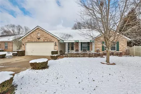 2710 Greystoke Dr, Xenia, OH 45385