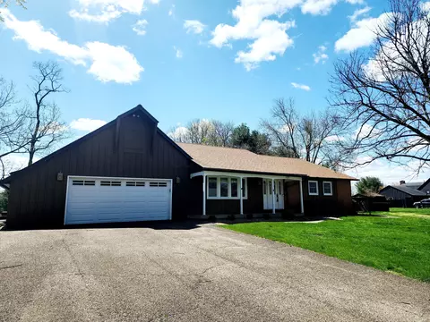 5180 Wilshire Dr, Zanesville, OH 43701