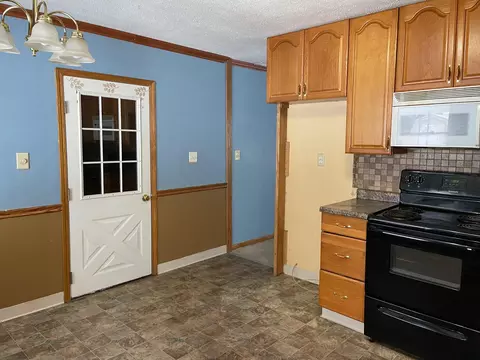 400 Avon Dr, Circleville, OH 43113 photo 7