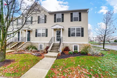 5779 Colts Gate Dr #44, New Albany, OH 43054