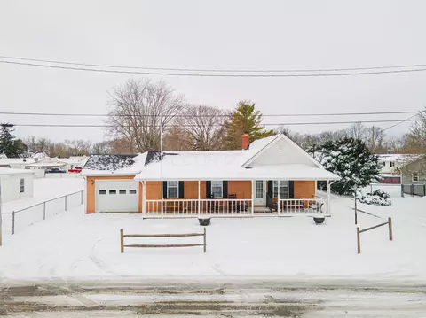 217 N School St, Williamsport, OH 43164