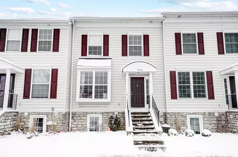 7046 Gallant Fox Dr #13, New Albany, OH 43054