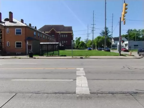 2263 W Broad St, Columbus, OH 43223