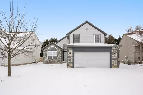 5421 Meadow Passage Dr, Canal Winchester, OH 43110