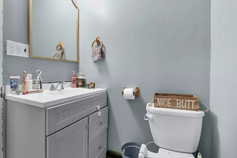 Bath - 473 Smith St, Marion, OH 43302 photo 1 of 2