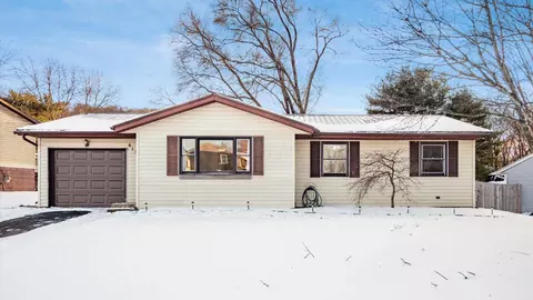 615 Huron Dr, Heath, OH 43056