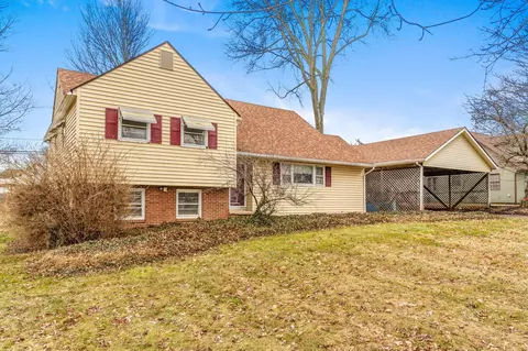 854 W 3rd St, Marysville, OH 43040
