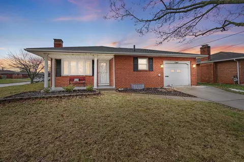 1367 Bronwyn Ave, Columbus, OH 43204