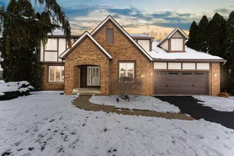 8714 Ashford Ln NW, Pickerington, OH 43147