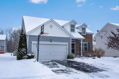 8828 Olenbrook Dr, Lewis Center, OH 43035