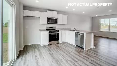 560 Morrison St, Lithopolis, OH 43136 photo 8