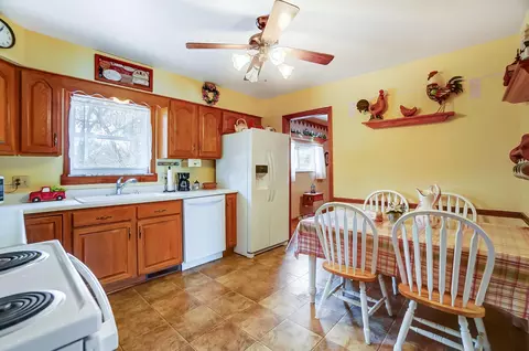 Kitchen - 2453 Thor Dr, Springfield, OH 45503 photo 1 of 4