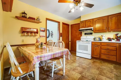 Kitchen - 2453 Thor Dr, Springfield, OH 45503 photo 3 of 4