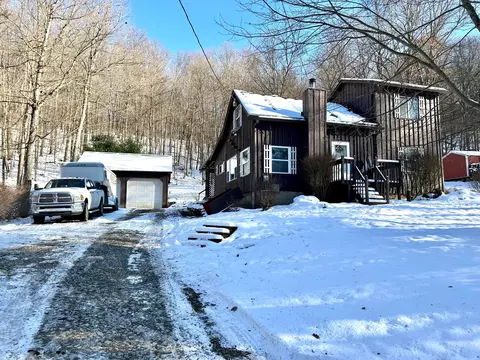9551 Summit Rd SE, Heath, OH 43056