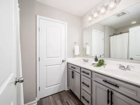 Bath - 2871 Beechwood Dr, Powell, OH 43065 photo 3 of 3