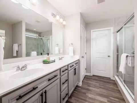 Bath - 2871 Beechwood Dr, Powell, OH 43065 photo 2 of 3