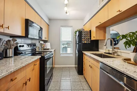 910 Quay Ave #910C, Columbus, OH 43212