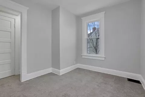 Bedroom - 355 E 5th Ave, Lancaster, OH 43130 photo 6 of 13