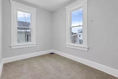 Bedroom - 355 E 5th Ave, Lancaster, OH 43130 photo 4 of 13