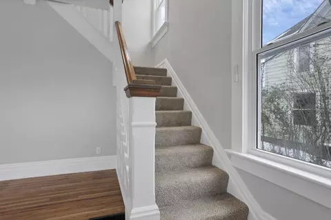 Entry Way - 355 E 5th Ave, Lancaster, OH 43130 photo 5 of 7