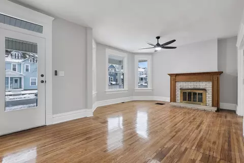 Living - 355 E 5th Ave, Lancaster, OH 43130 photo 2 of 6