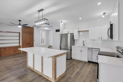 Kitchen - 355 E 5th Ave, Lancaster, OH 43130 photo 2 of 3
