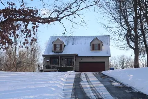 253 Lakeview Heights Dr, Howard, OH 43028