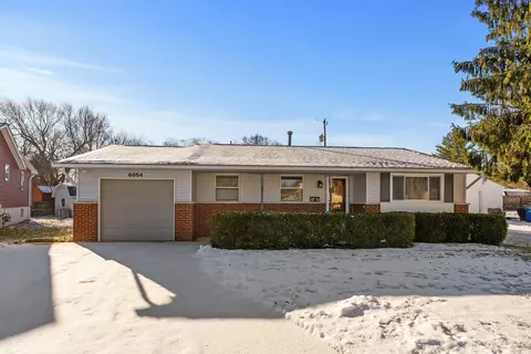 6054 Burnley Sq E, Columbus, OH 43229