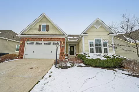 6226 Tournament Dr, Westerville, OH 43082