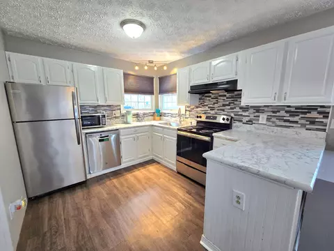 2562 Winningwillow Dr, Columbus, OH 43207