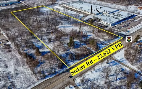 2051 Stelzer Rd, Columbus, OH 43219