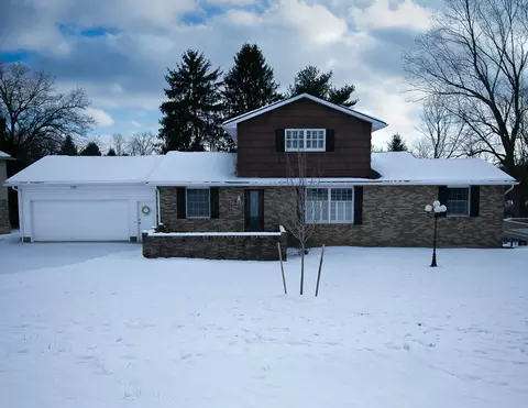 2805 Coldspring Rd, Zanesville, OH 43701