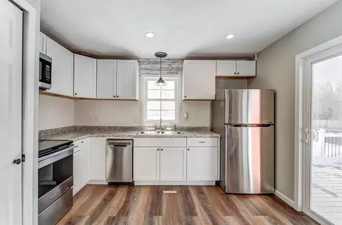 Kitchen - 7901 Wescott Ave, Fairborn, OH 45324 photo 2 of 5