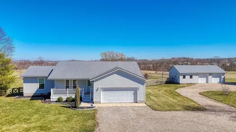 4270 Winchester Southern Rd, Circleville, OH 43113